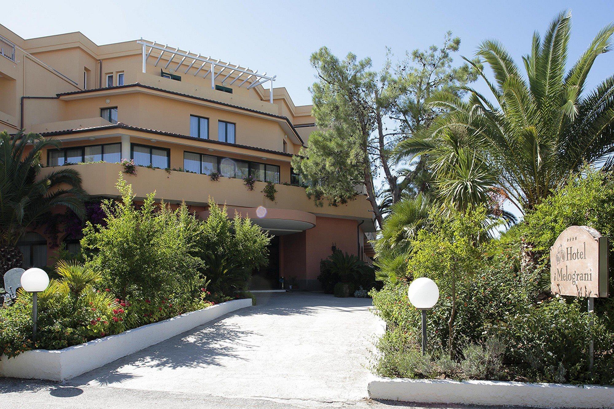 Hotel I Melograni Vieste Exterior photo