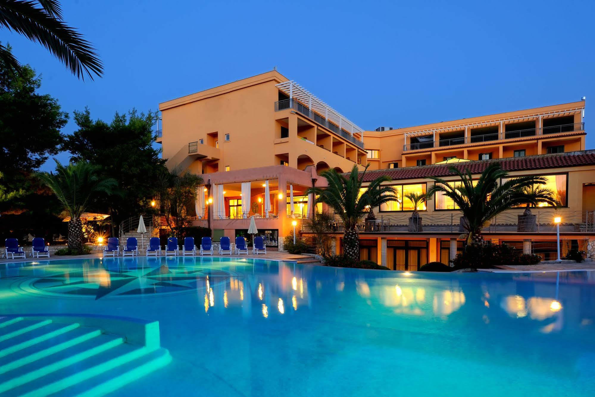 Hotel I Melograni Vieste Exterior photo